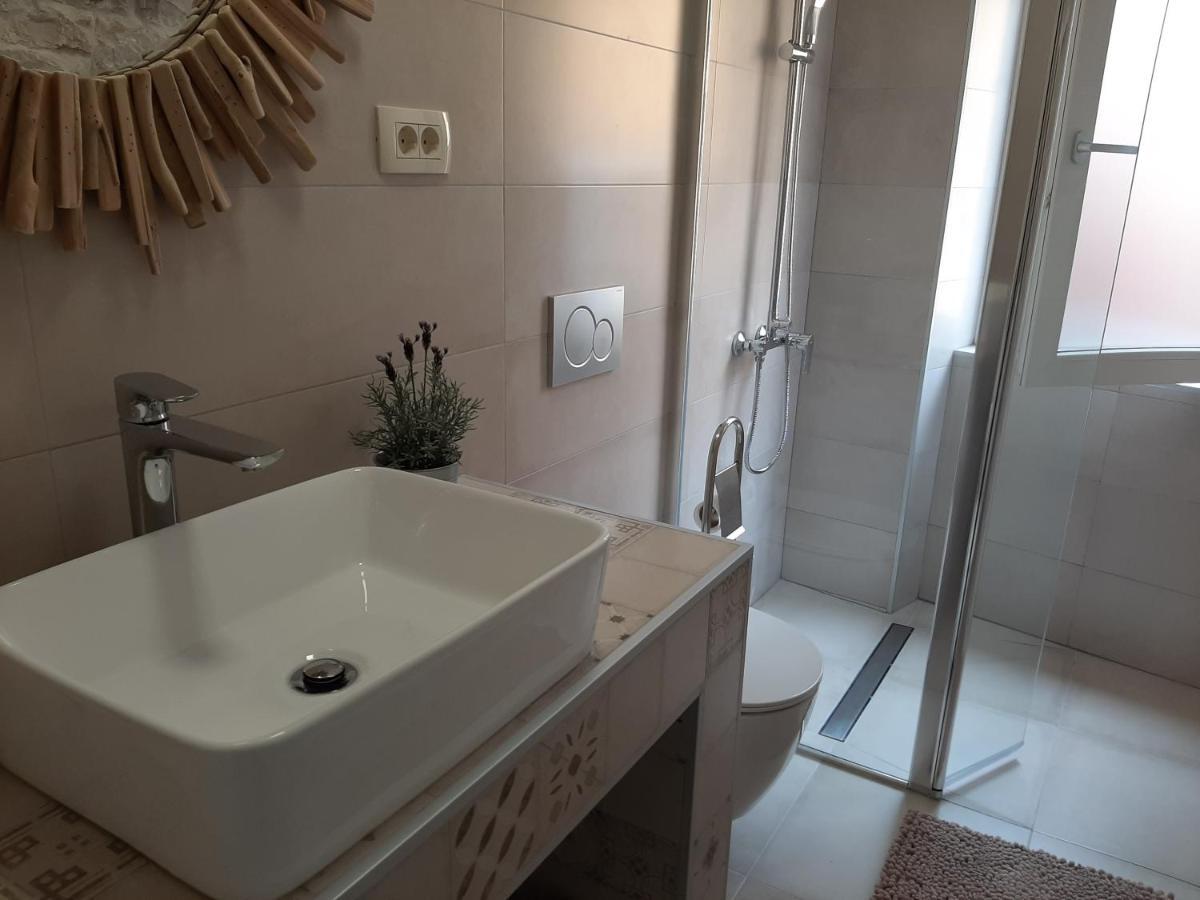 Apartment Lino - City Center Ровінь Екстер'єр фото
