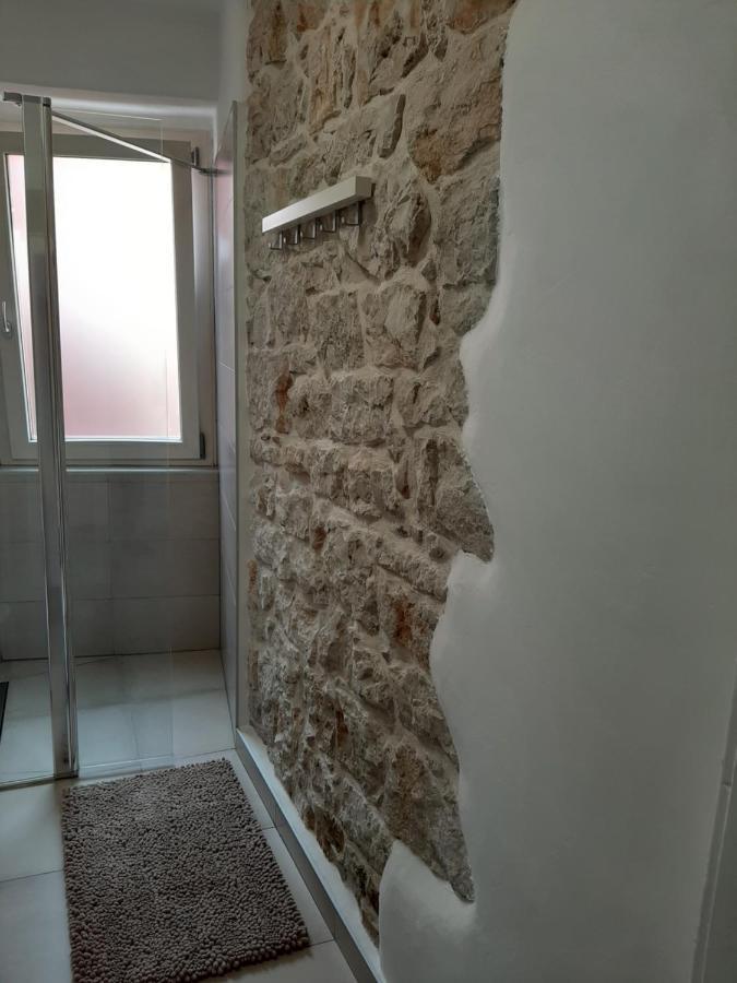 Apartment Lino - City Center Ровінь Екстер'єр фото