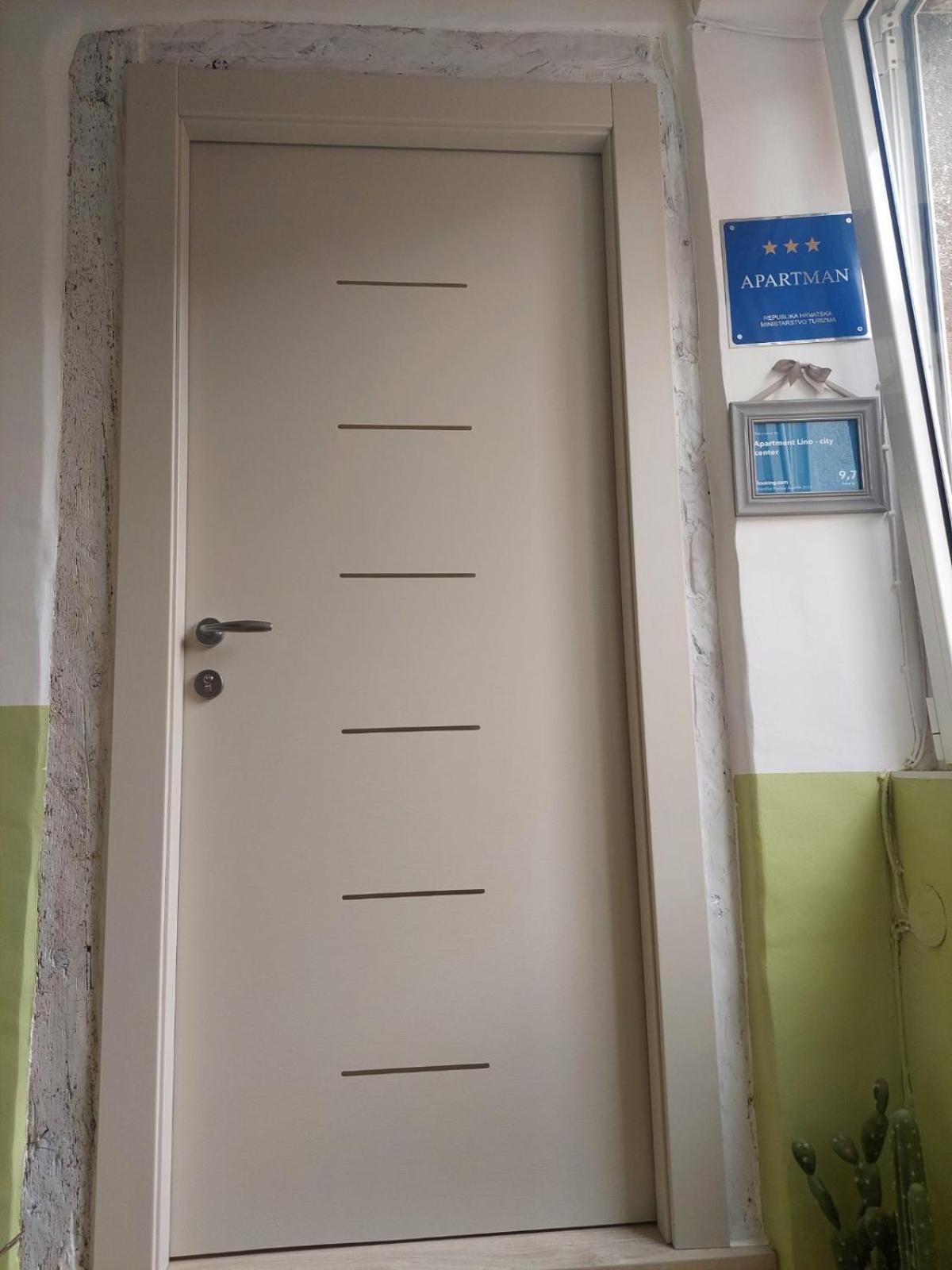 Apartment Lino - City Center Ровінь Екстер'єр фото